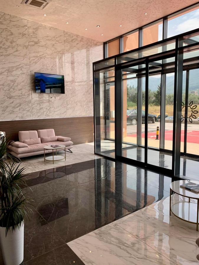 Suncoast Suites Bar Exterior foto